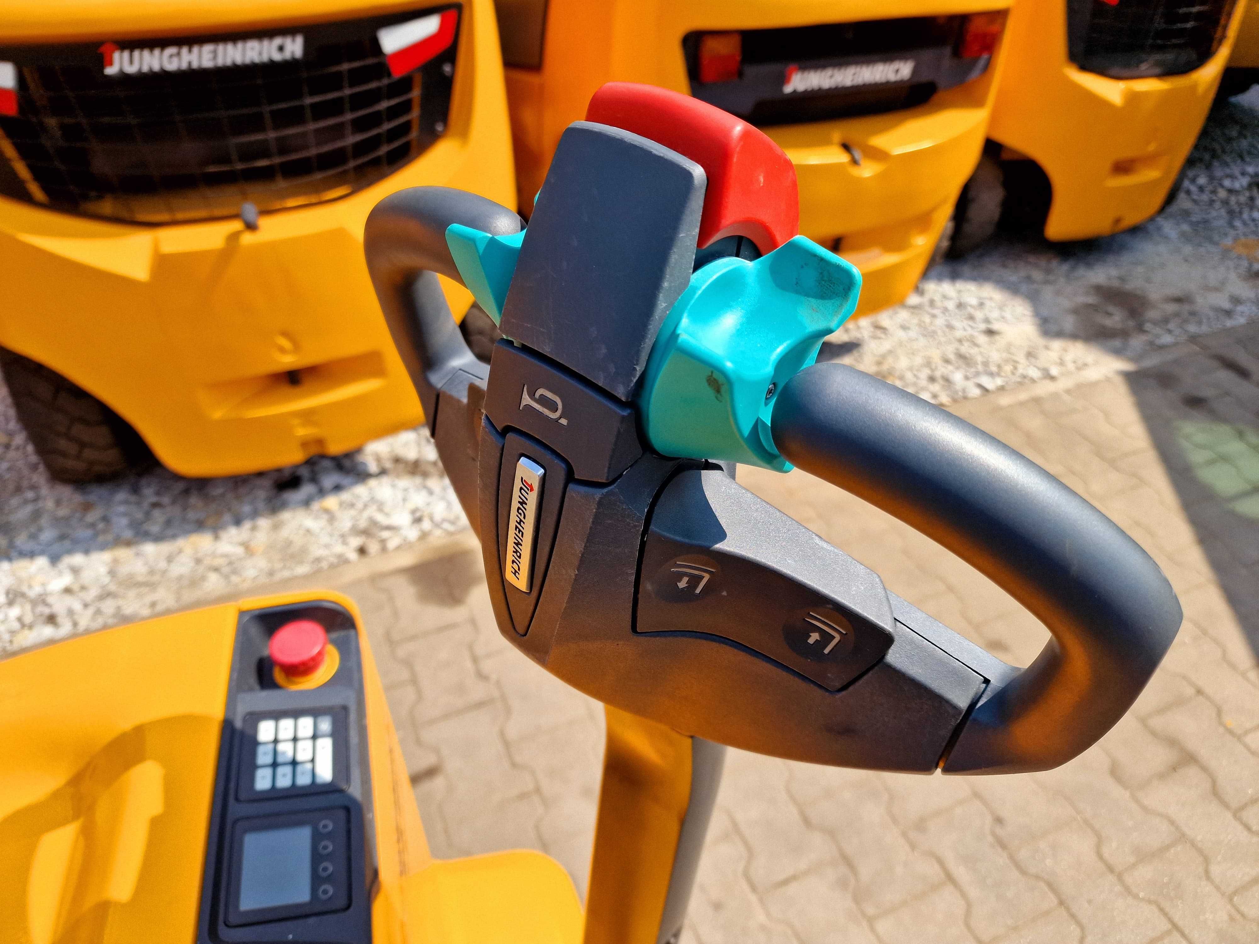 Elektryczny wózek paletowy unoszący Jungheinrich EJE 118 paleciak