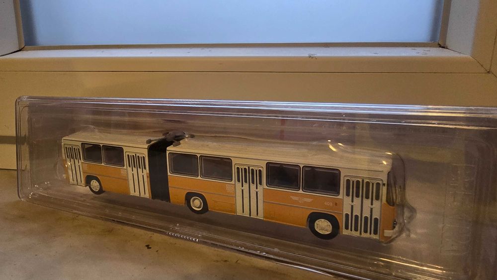 IKARUS 280.02 Brekina 1:87 w gablotce