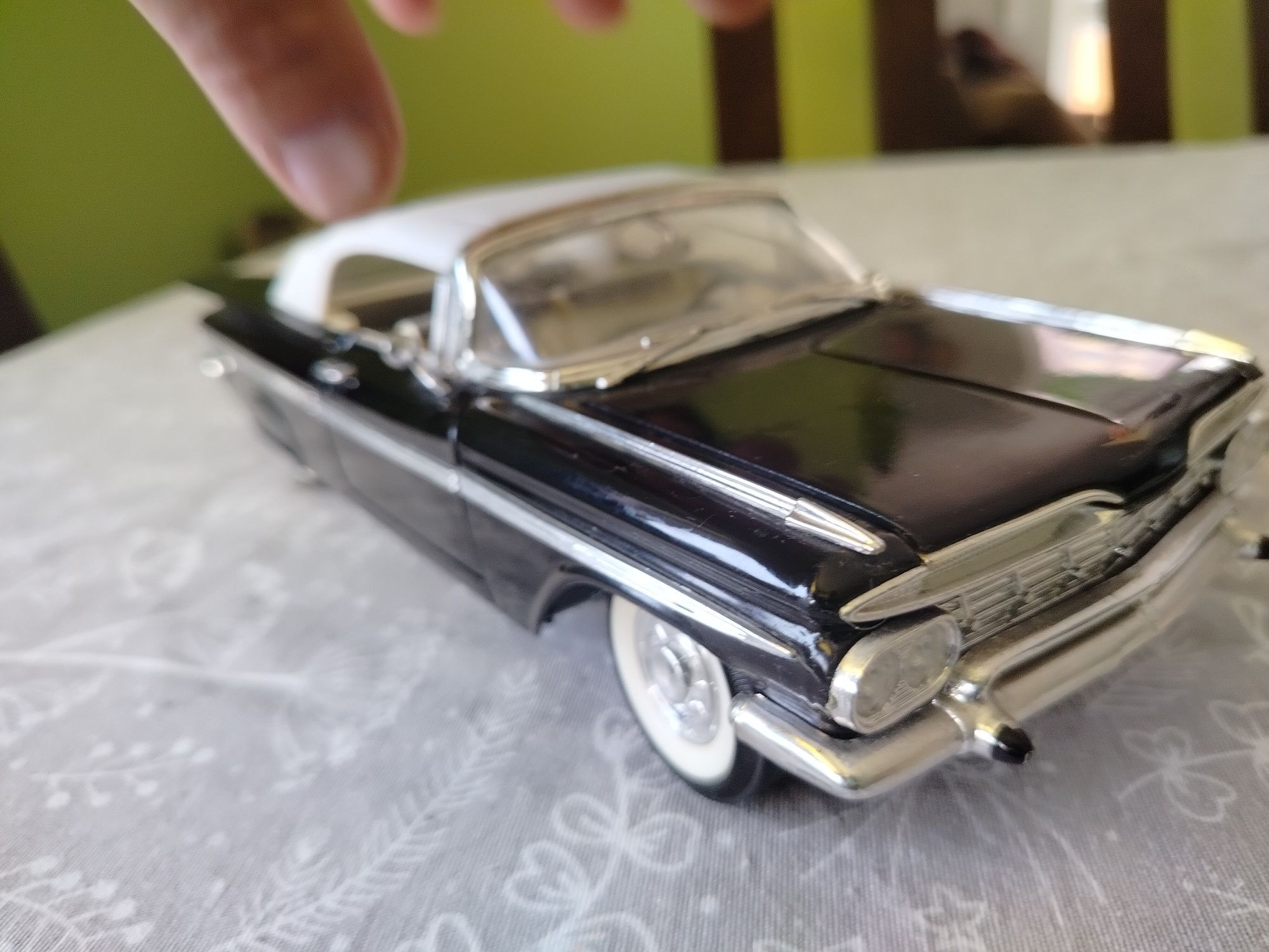 Model starego auta 1:18