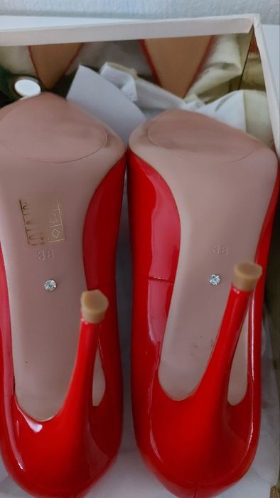 Туфлі на шпильці, червоний лак, 38 розмір