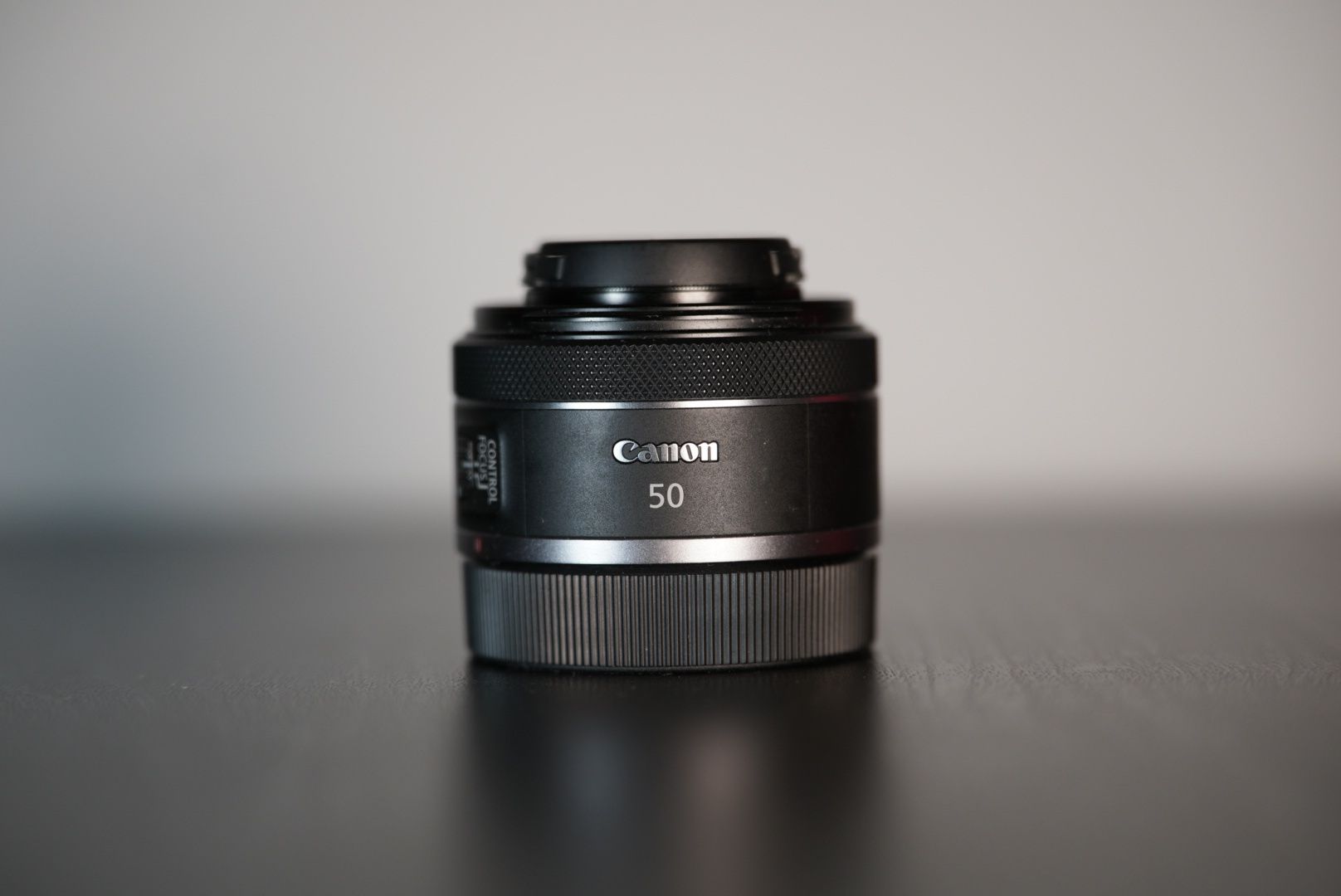 Canon RF 50mm f/1.8 STM + FITLR – jasna stałka do systemu EOS R