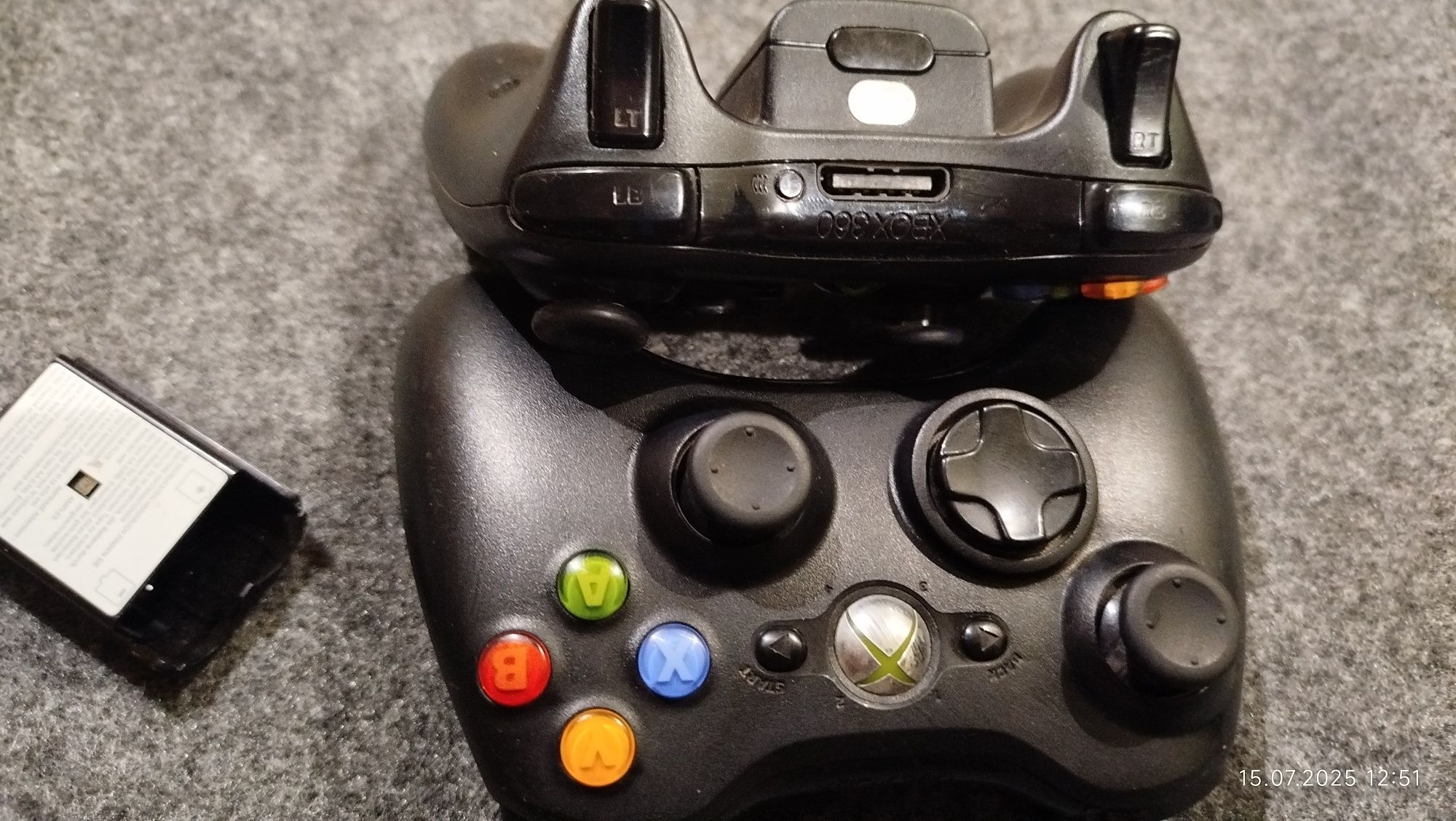 Джойстик Xbox 360.