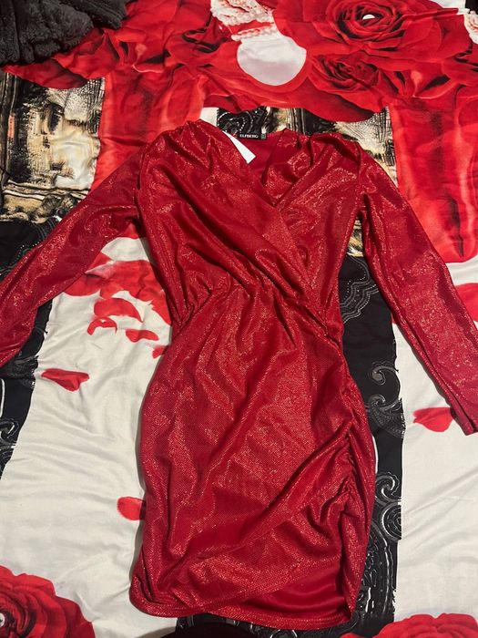 Продам червоне плаття