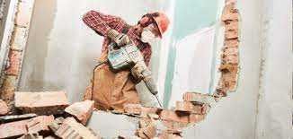 Wyburzenia  i rozbiórki ścian skuwanie tynków posadzek kafli betonu GK