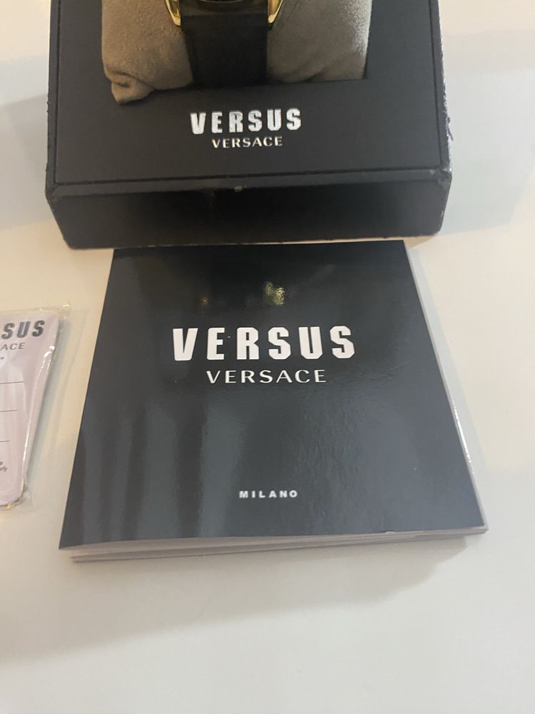 Zegarek Versace Arthur VSPET0419
