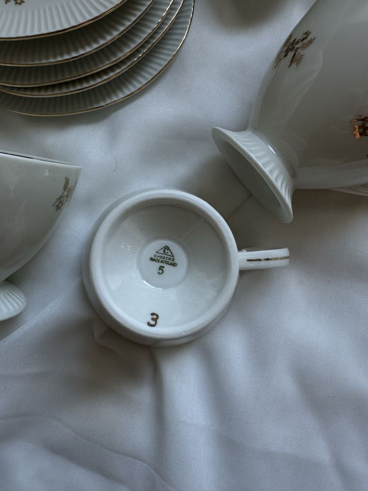 Zestaw filiżanek porcelan