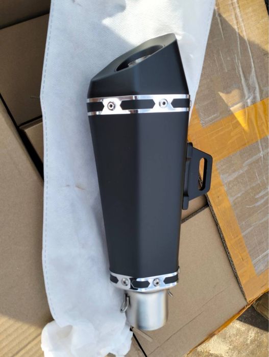 Прямоток Akrapovic, довжина 34 сантиметри