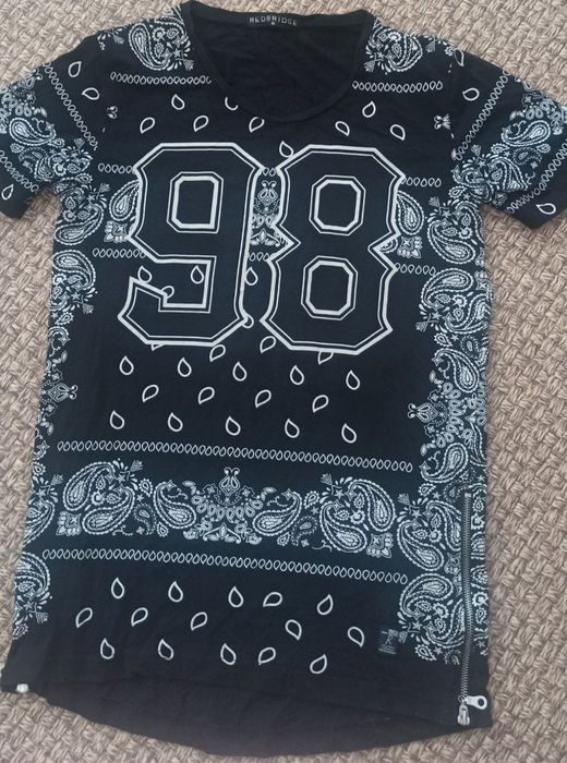 Женские футболки. Блузки женские