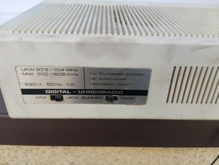 Radiobudzik klapkowy VANICA retro prl