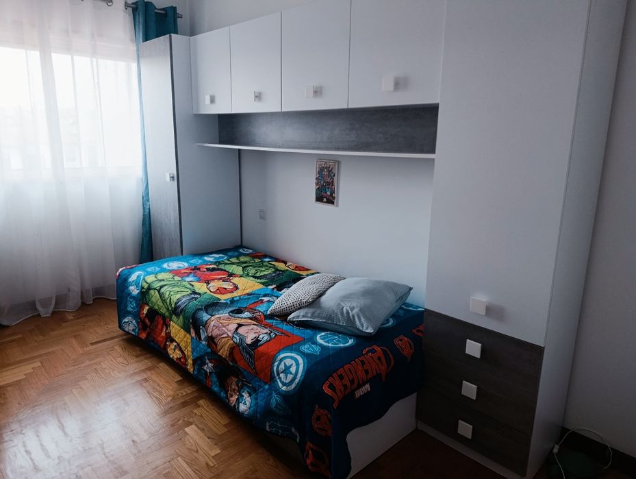 Conjunto de quatro de criança