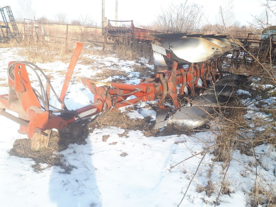 Продам оборотний пяти-корпусний плуг