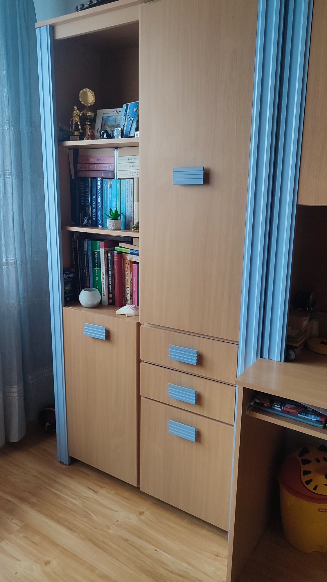 Meble młodzieżowe do sypialni/pokoju nastolatka