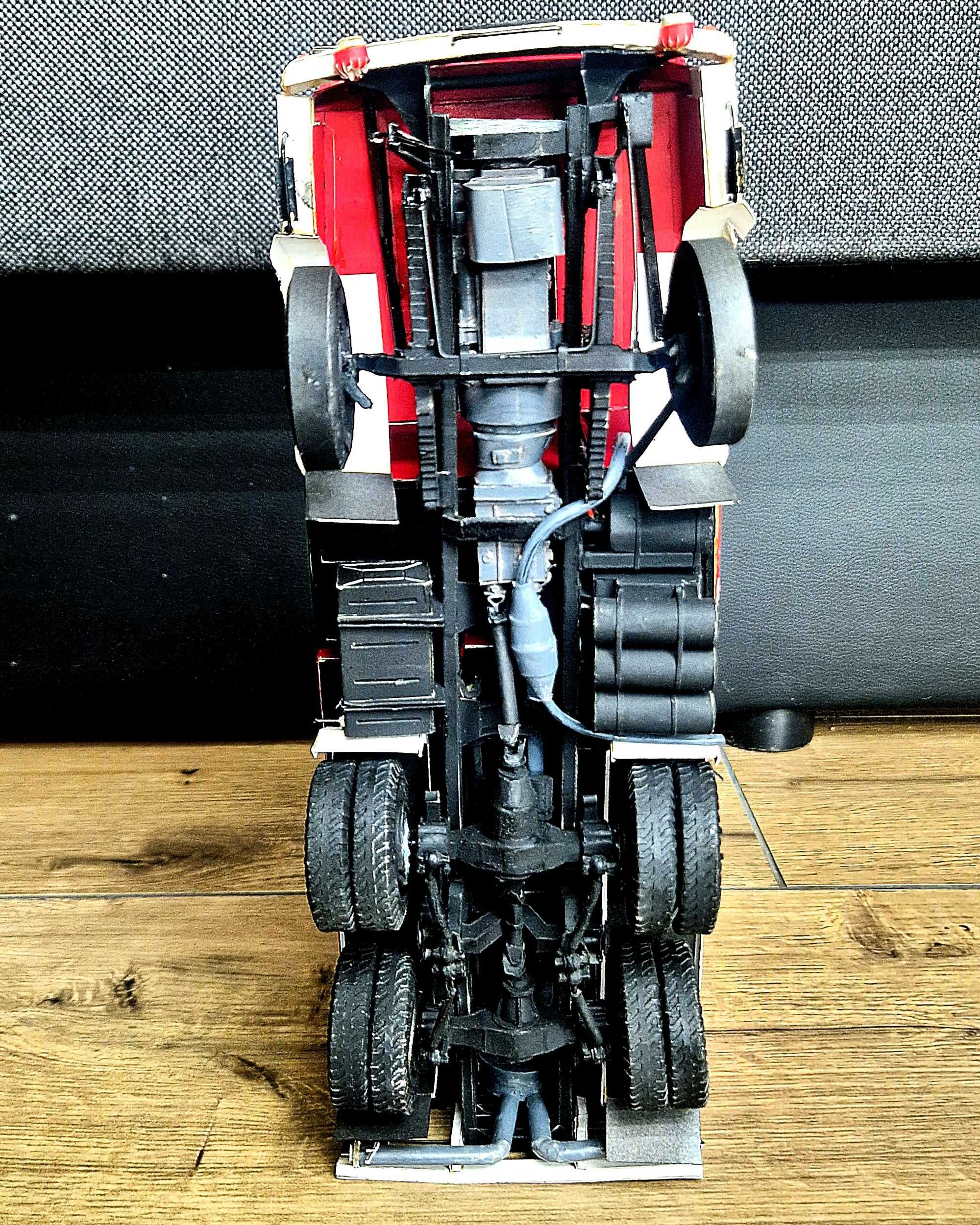 Model wozu strażackiego Jelcz GCBA. 1000h pracy modelarskiej.