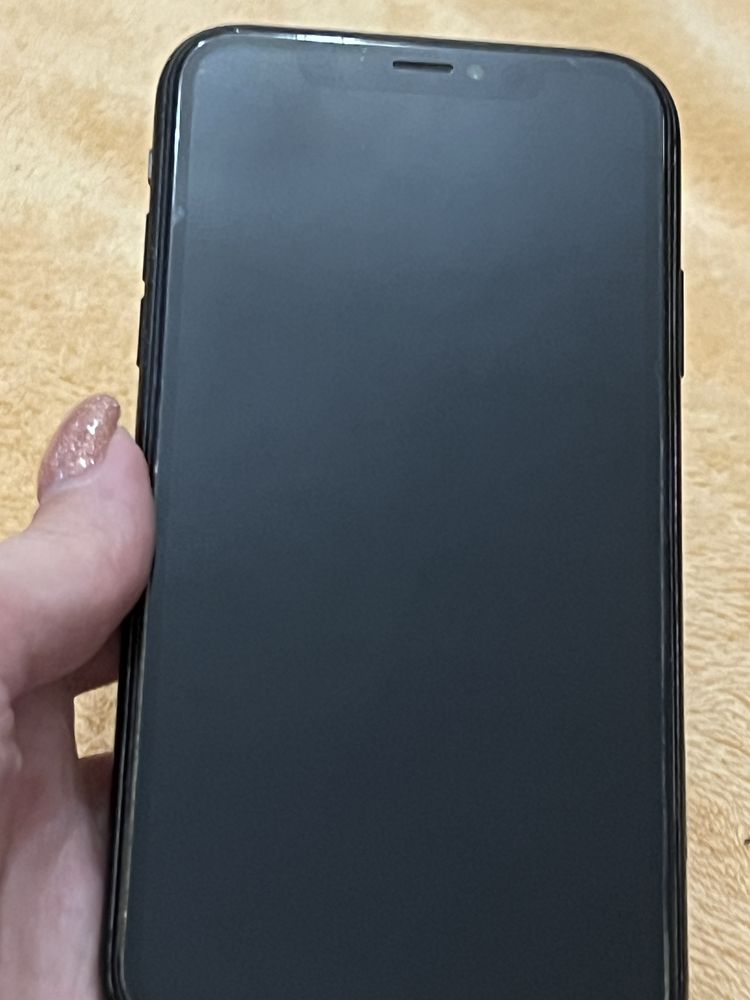 Продам телефон iphone XR