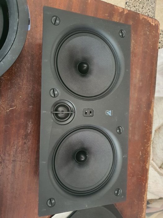 Colunas surrond de embutir para habitação