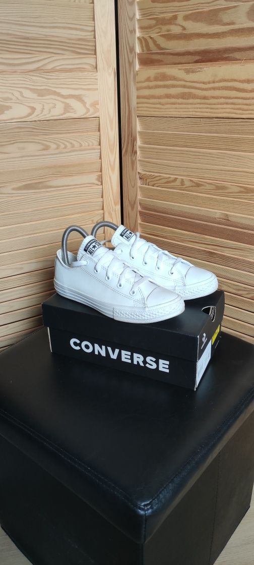 Białe skórzane trampki Converse Rozmiar 35