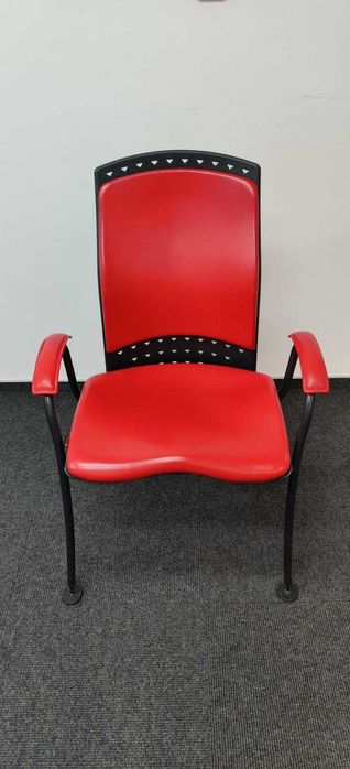 Krzesło konferencyjne SITAG czerwone skóra  (dostępne 7 szt.)