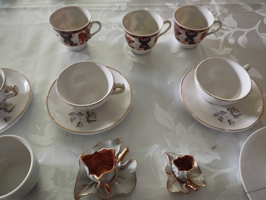 Chávenas diversas antigas