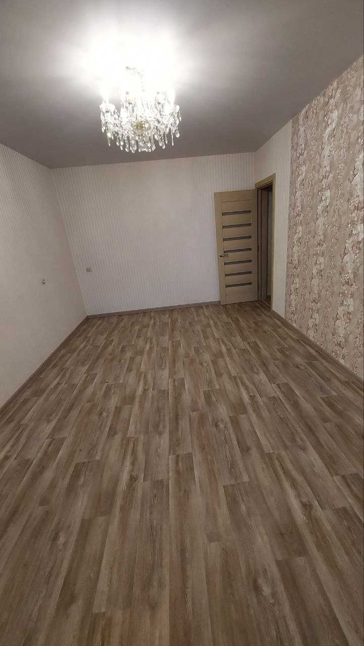 Продам 2 к квартиру на Молочній, з ремонтом. Метро поруч.