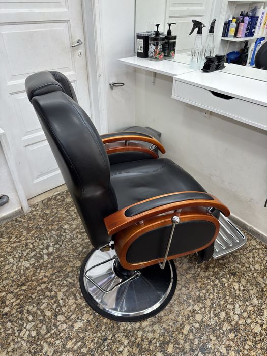 Cadeira de barbeiro usada.. tenho 3 !