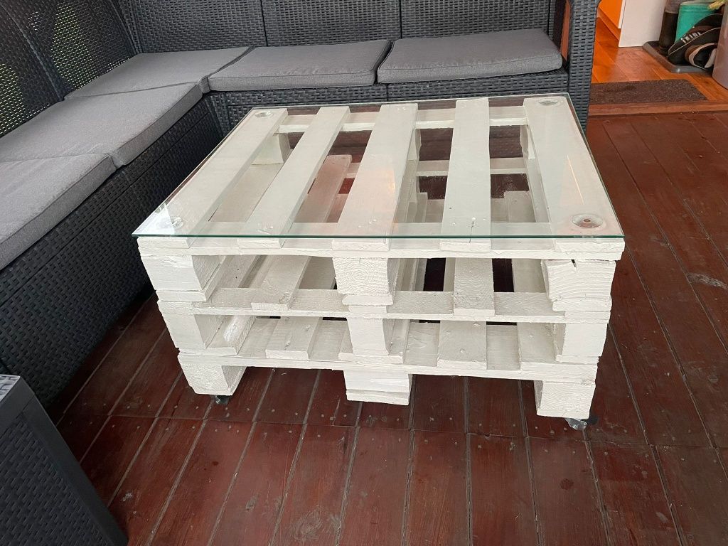 Stolik kawowy z palet drewniana ława szklo hartowane 60x80