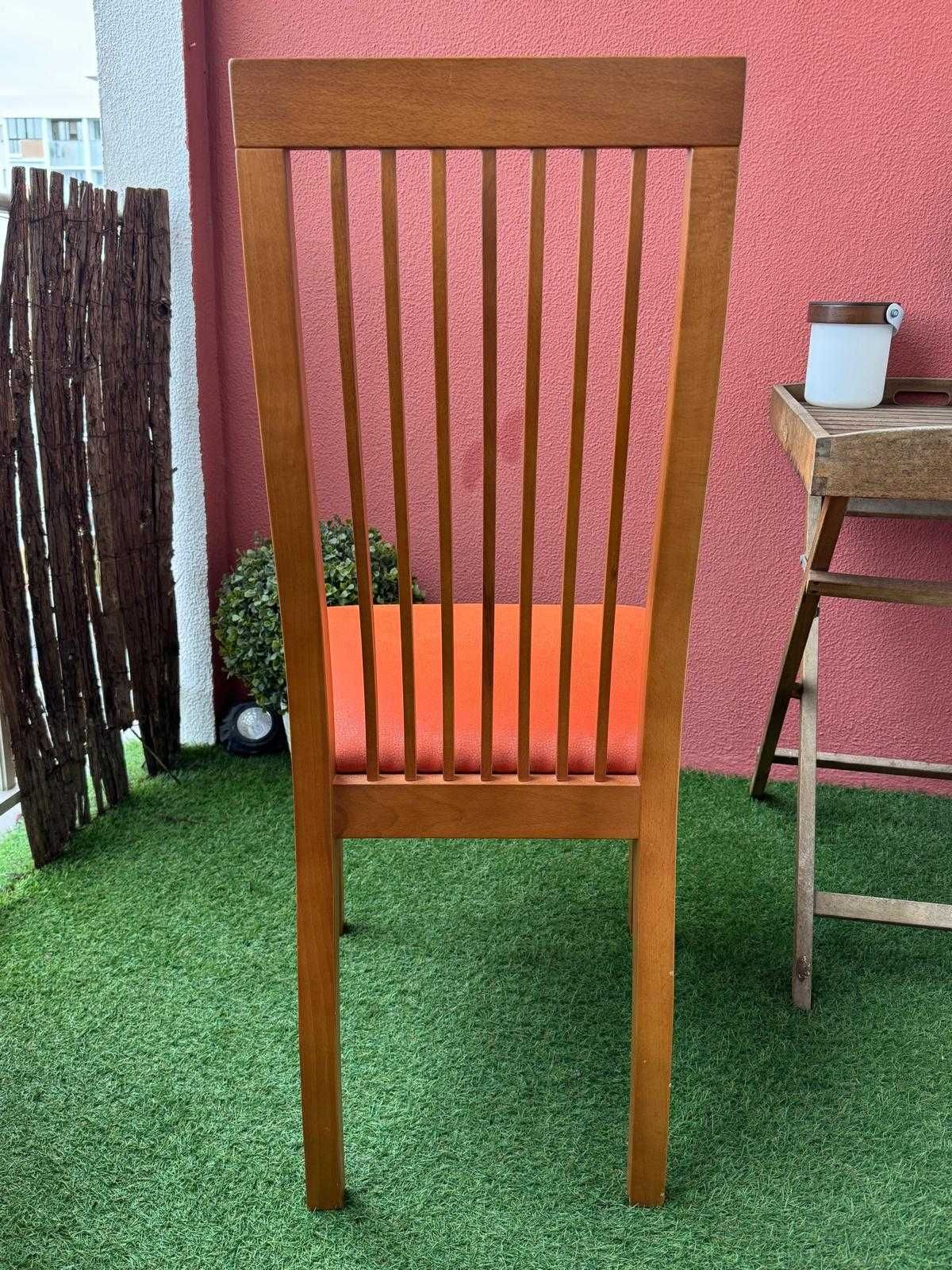 Vendo 4 Cadeiras - Madeira - Laranja