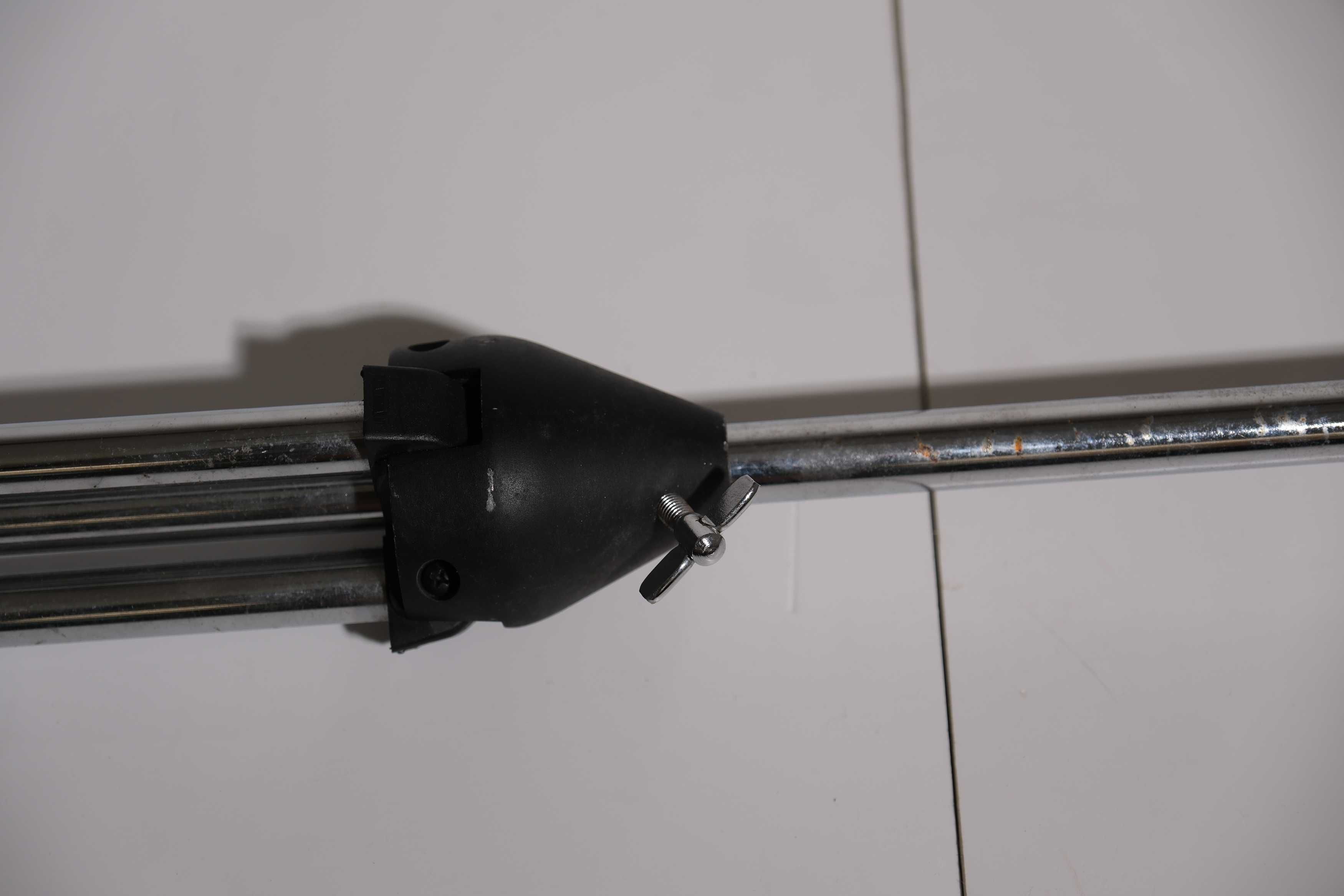 Suporte de Microfone em Metal - Robusto e Ajustável