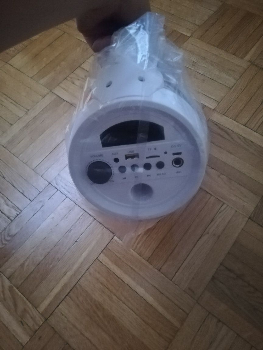 Nowy bezprzewodowy świecący przenośny głośnik Bigben Party 50 W plus m