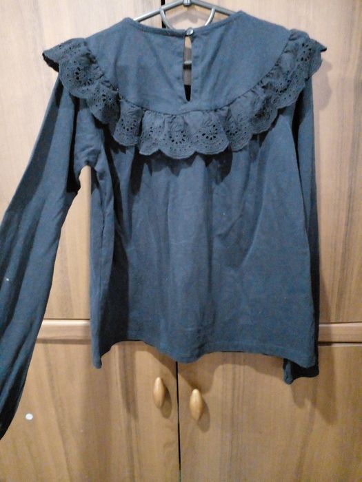 2 кофточки по ціні однієї. 9-10років  на ріст 140см