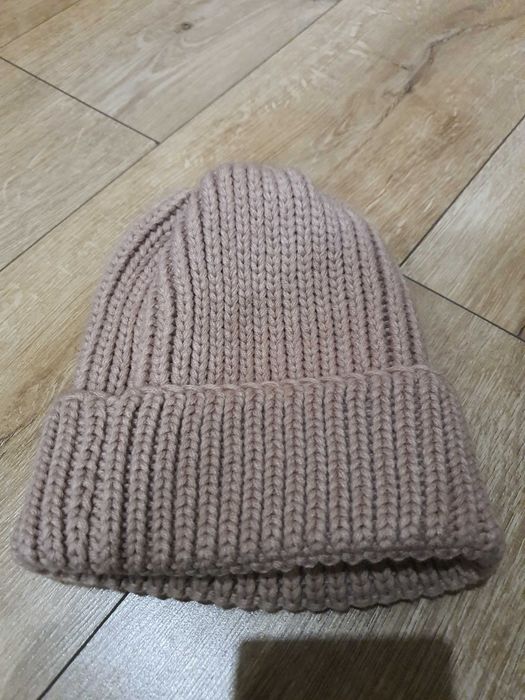 Czapka pudrowy róż Steve Madden ciepła