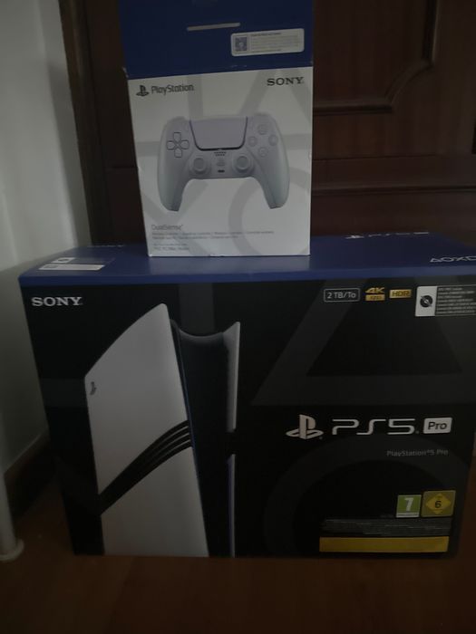 PS5 PRO + PULSE ELITE + Comando sem fios DualSense® - Chroma Pearl