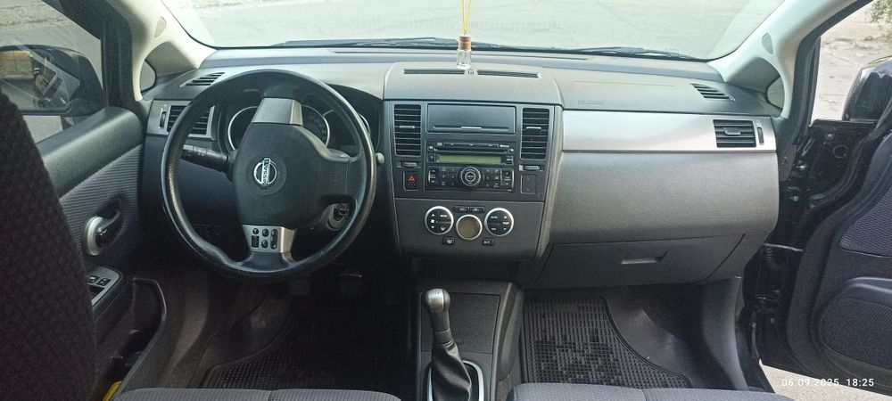 Super Nissan Tiida
