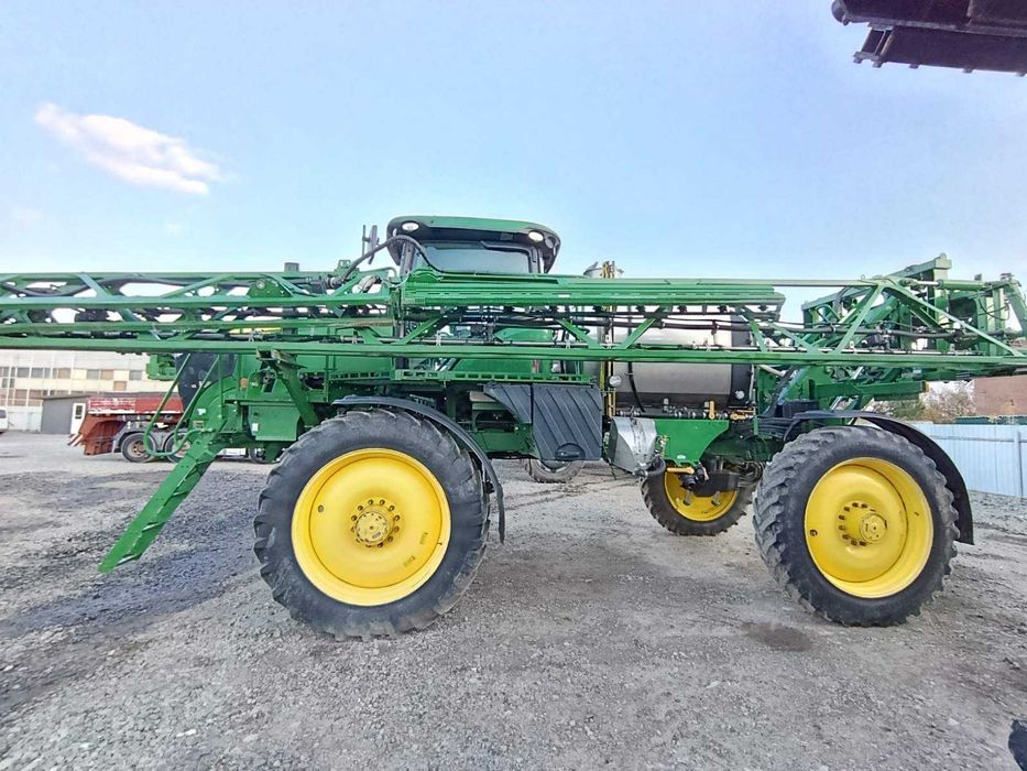 Самохідні обприскувачі John Deere R4038