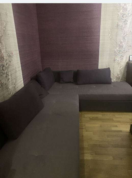 диван фірми Блест Текні