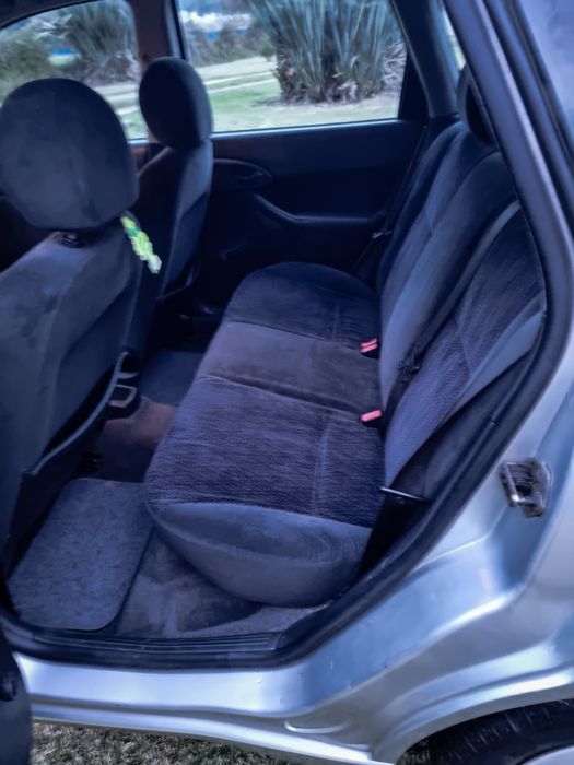 Ford Focus sw 1.4 ano 2000