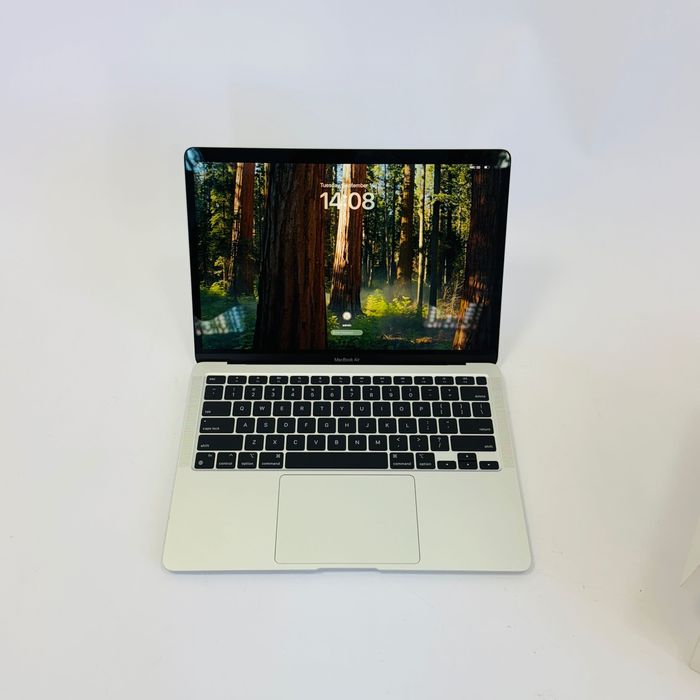 MacBook Air 13' M1 8/256 Silver