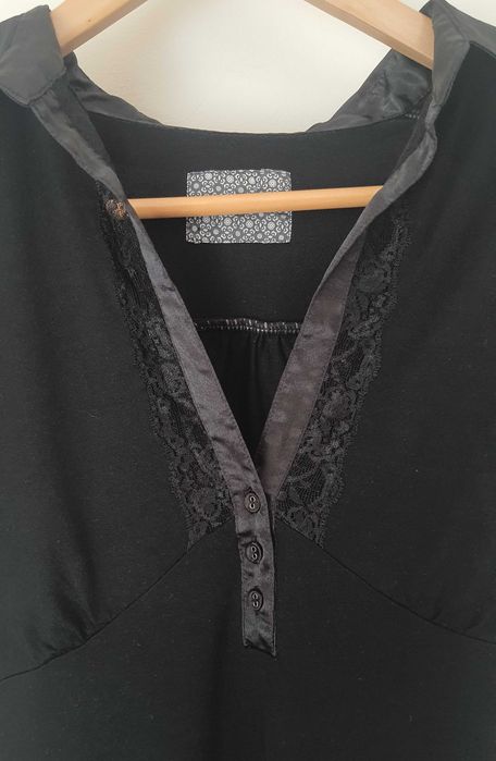 elegancka bluzka czarna dekolt w serek koronka guziki kołnierzyk 42/XL