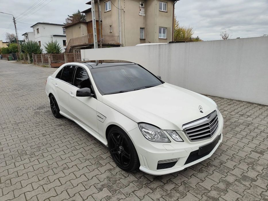Mercedes-Benz Klasa E 63AMG 6.2 V8