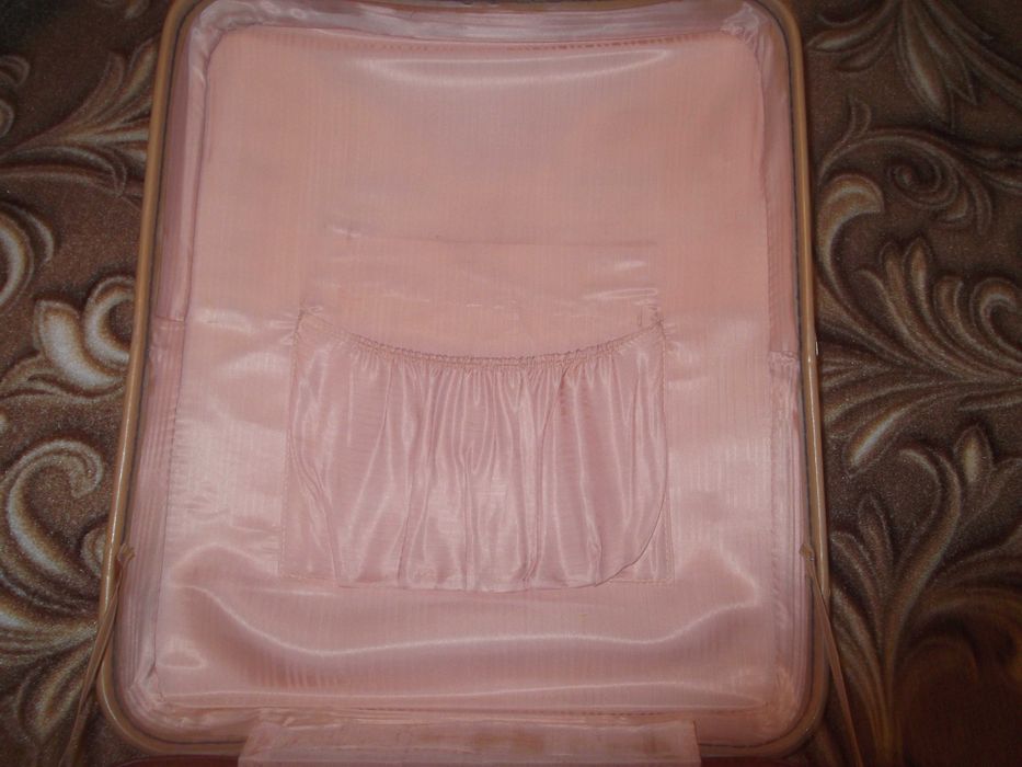 Чемодан горчичного цвета, 45х17х55