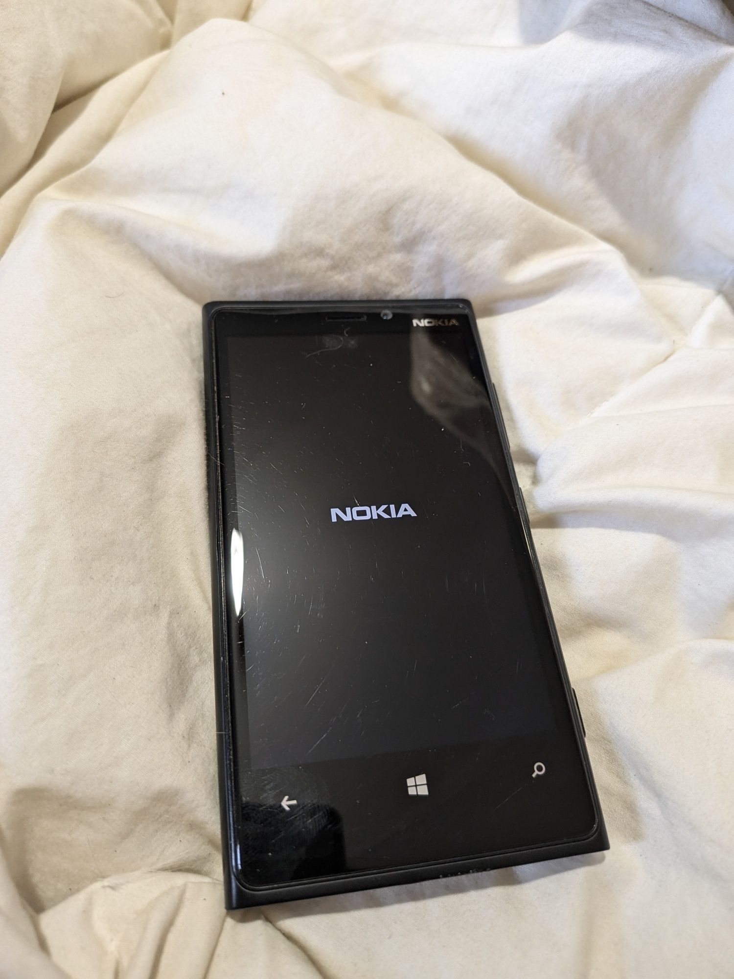 Смартфон Nokia Lumia 920 як нова