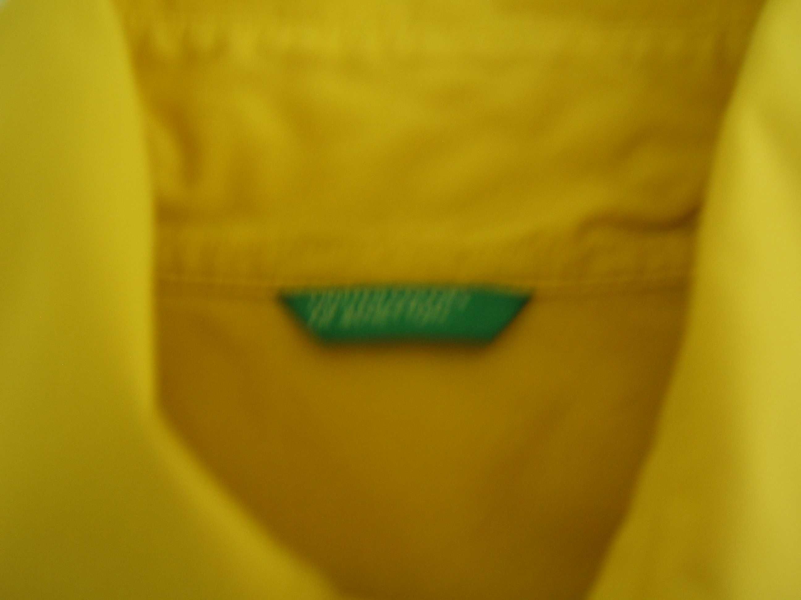 Camisa amarela da Benetton