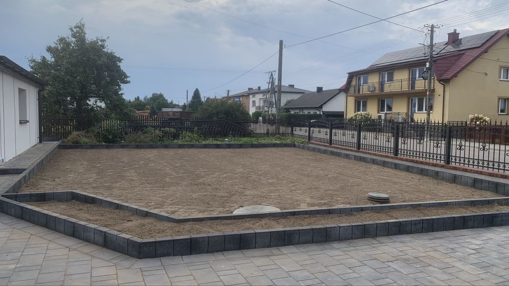 Zakladanie trawników niwelacja glebogryzarka separacyjna miniładowarka