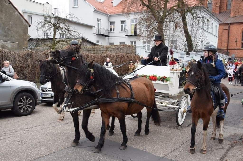 Karoca do ślubu  Powóz konny Bryczka.