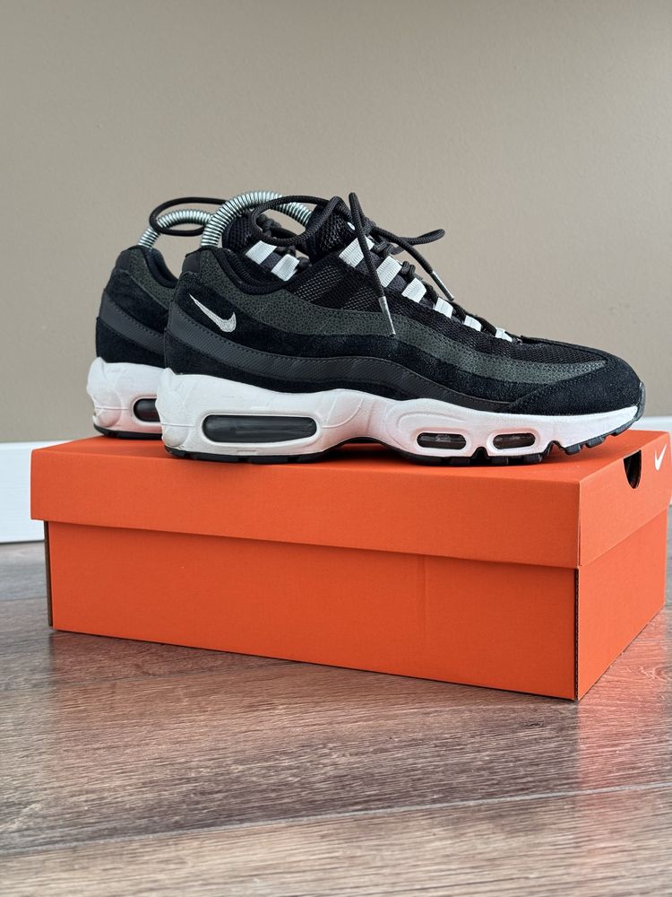 Оригінальні кросівки Nike Air Max 95 DM0011-009