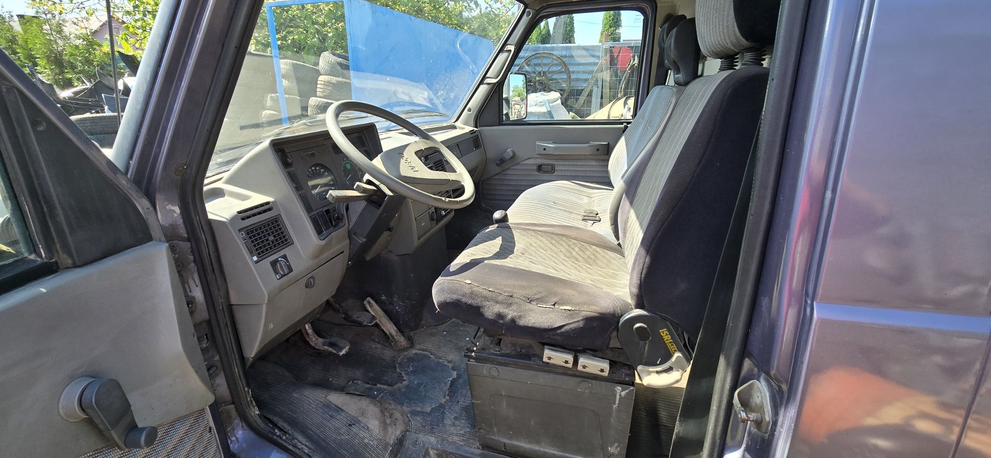 Drzwi maska zwrotnica silnik  2,5  Iveco 3510 licznik fotel części