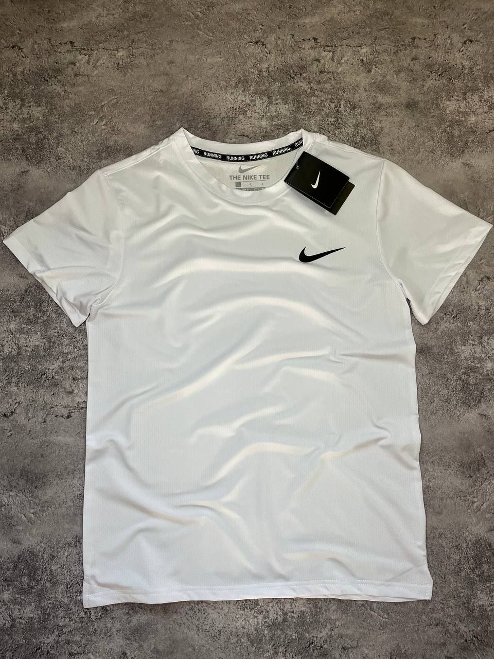 Футболка NIKE Black і White