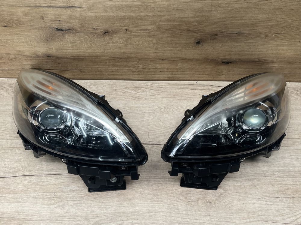 Lampa/reflektor przedni lewy prawy Renault Scenic III Lift