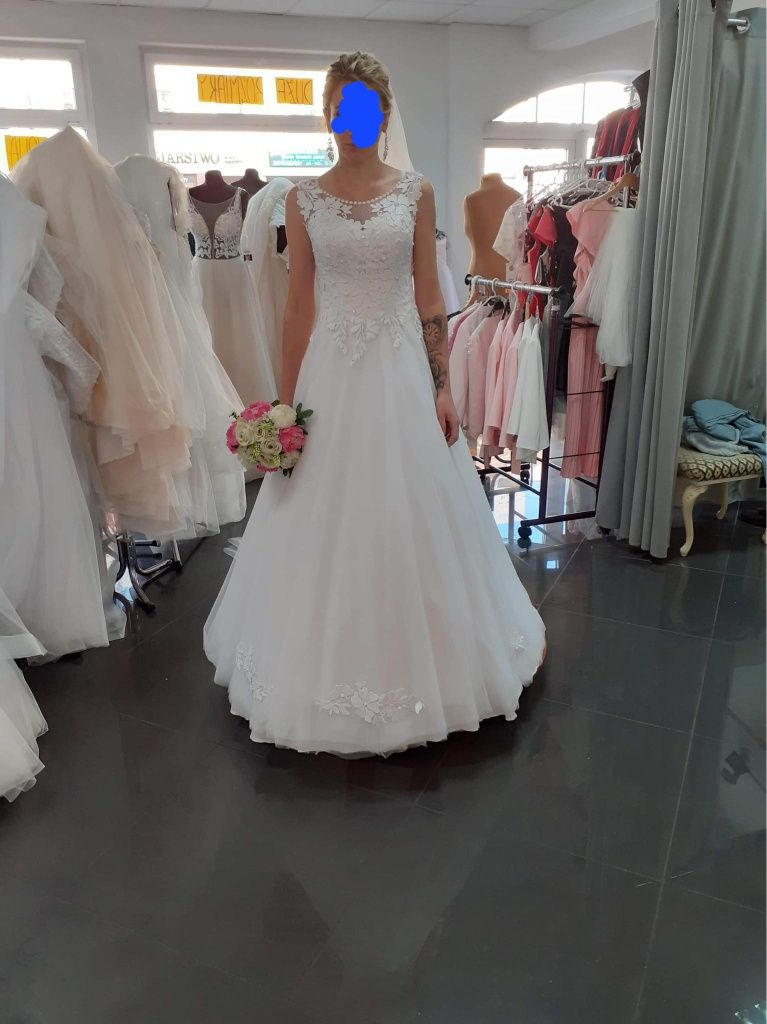 Suknia ślubna plus koło
