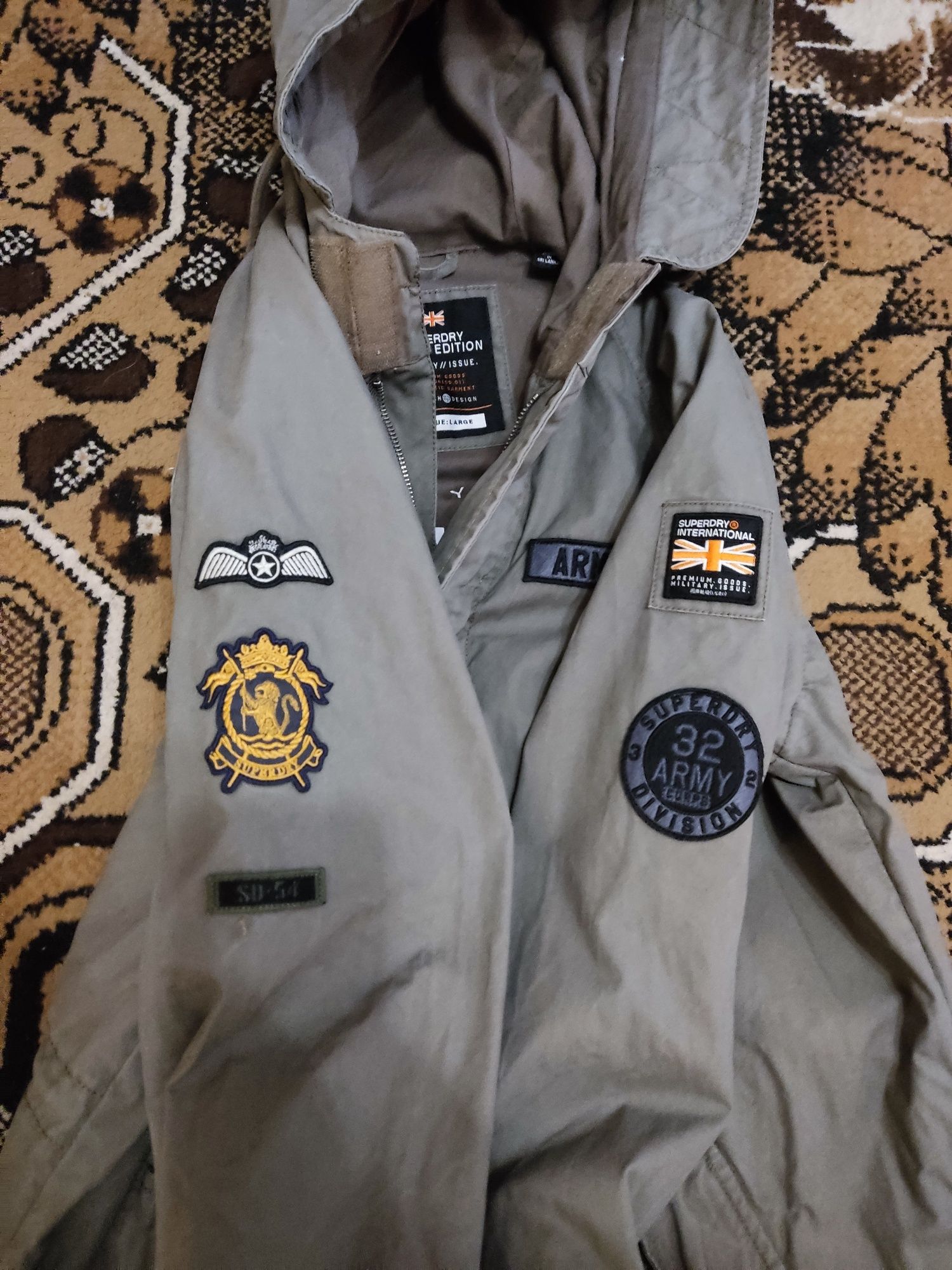 Парка Superdry .