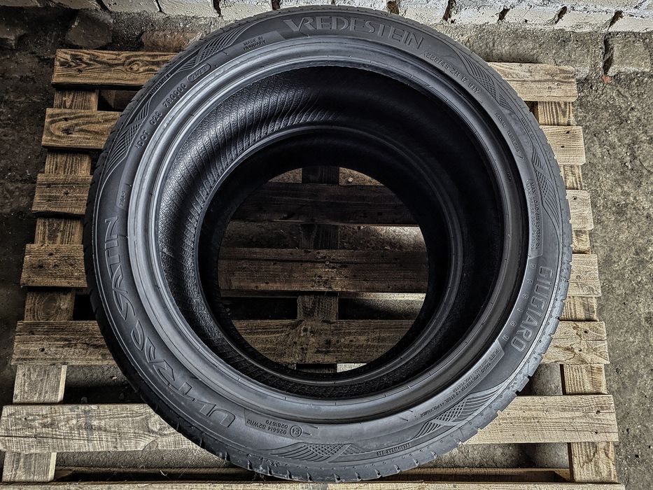 Пара 225/45r17 Vredestein | 8mm | 2023 | Hungary | Преміум шини | Нові